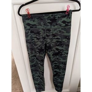Camo Fabletics Leggings Medium
